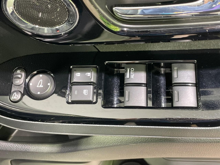 2021 Honda N-BOX CUSTOM 6BA-JF3 (UW-6a30be2e9c08e)[5]