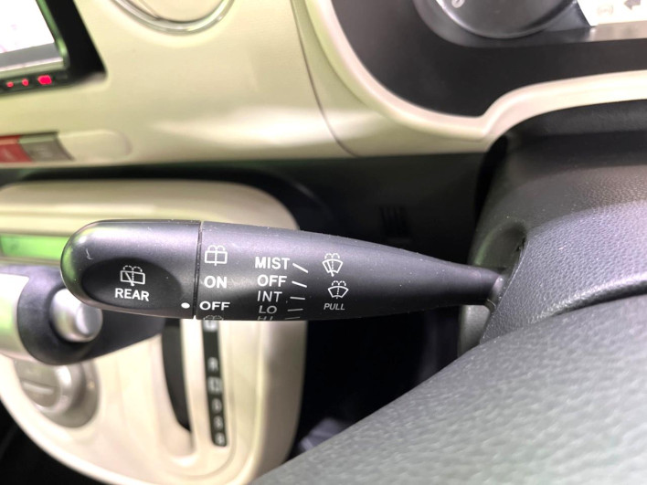 2011 Daihatsu Mira Cocoa DBA-L675S (UW-6a30be588f590)[27]