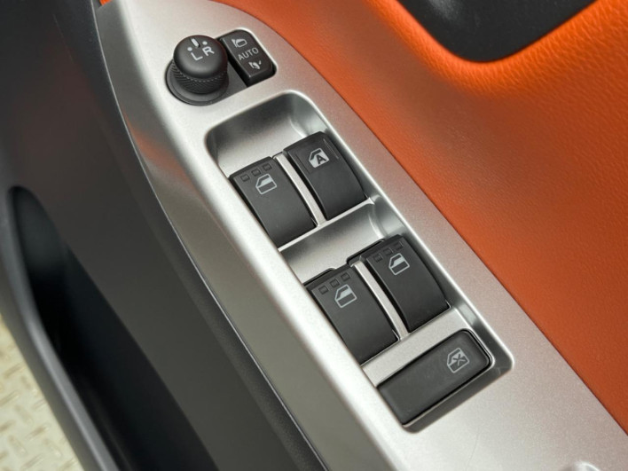 2015 Daihatsu Cast DBA-LA250S (UW-6a30be5f3c611)[25]