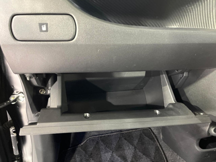 2016 Daihatsu Cast DBA-LA250S (UW-6a30be5f56a76)[25]