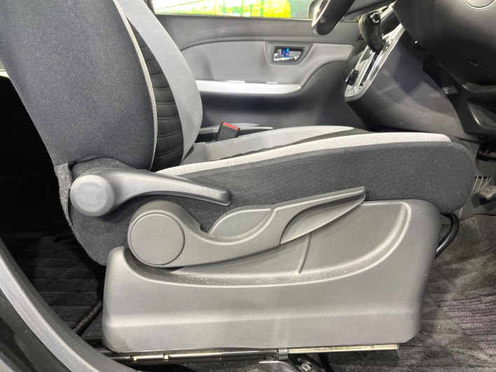 2016 Daihatsu Cast DBA-LA250S (UW-6a30be5f56a76)[24]
