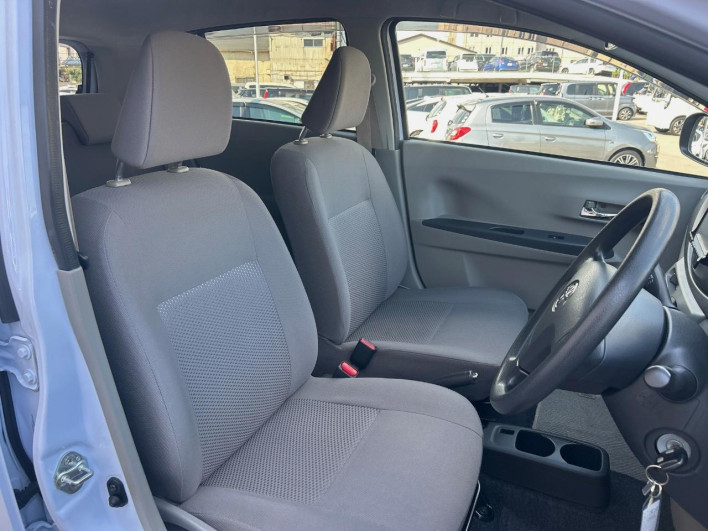 2015 Toyota Pixis Epoch DBA-LA300A (UW-6a30be61f1384)[21]