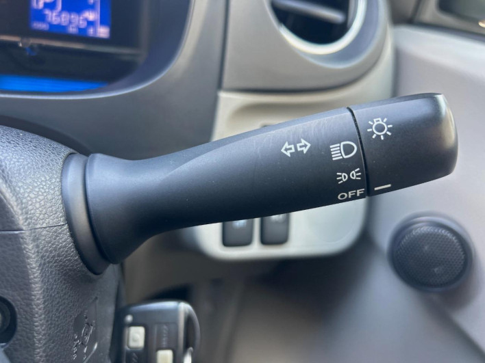 2015 Toyota Pixis Epoch DBA-LA300A (UW-6a30be61f1384)[28]