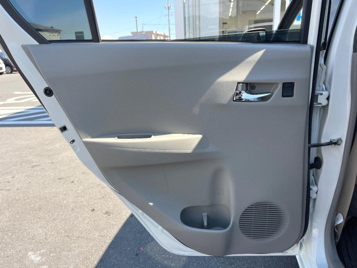 2011 Daihatsu Mirai Ease DBA-LA300S (UW-6a30be622dd9a)[28]