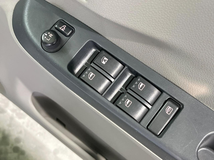 2011 Daihatsu Mirai Ease DBA-LA300S (UW-6a30be630654c)[22]