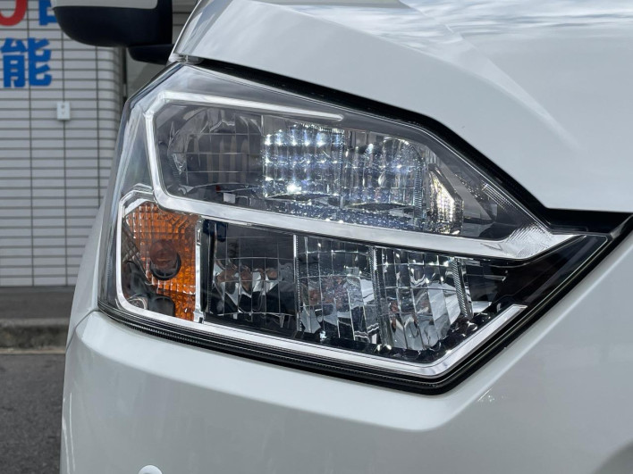 2017 Toyota Pixis Epoch DBA-LA350A (UW-6a30be64b78d9)[11]