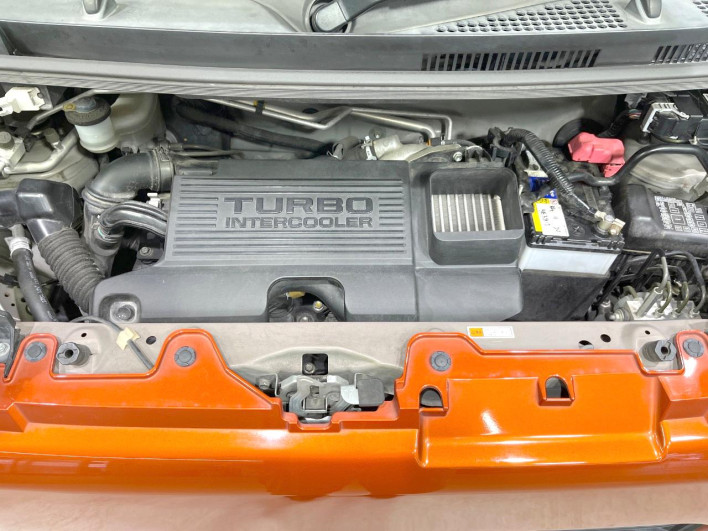 2015 Toyota Pixis Mega DBA-LA700A (UW-6a30be7c8d88d)[4]