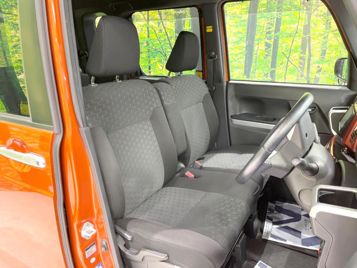 2015 Toyota Pixis Mega DBA-LA700A (UW-6a30be7c8d88d)[18]