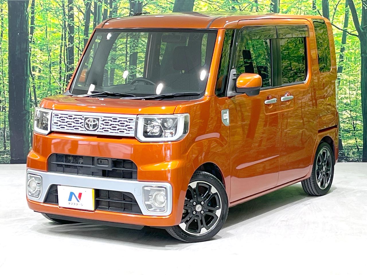 2015 Toyota Pixis Mega DBA-LA700A