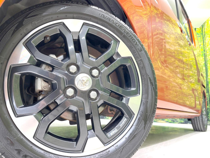 2015 Toyota Pixis Mega DBA-LA700A (UW-6a30be7c8d88d)[10]