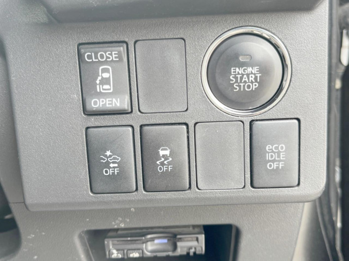 2015 Daihatsu Wake DBA-LA700S (UW-6a30be7d31b58)[18]