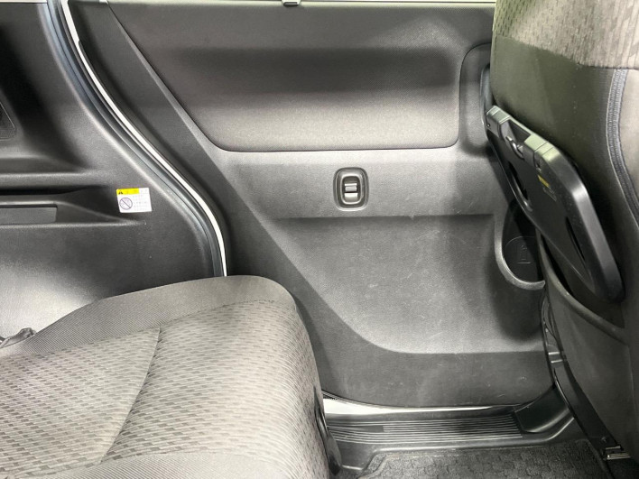 2015 Suzuki Solio DAA-MA36S (UW-6a30be9c00271)[27]