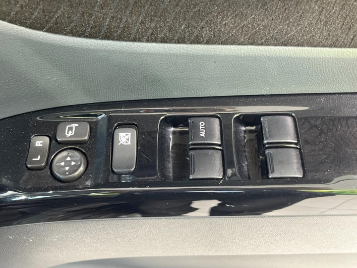2011 Nissan Roox DBA-ML21S (UW-6a30bebfa85ad)[15]