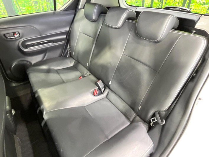 2013 Toyota Aqua DAA-NHP10 (UW-6a30bf06c9327)[8]