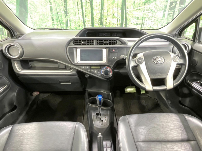 2013 Toyota Aqua DAA-NHP10 (UW-6a30bf06c9327)[23]