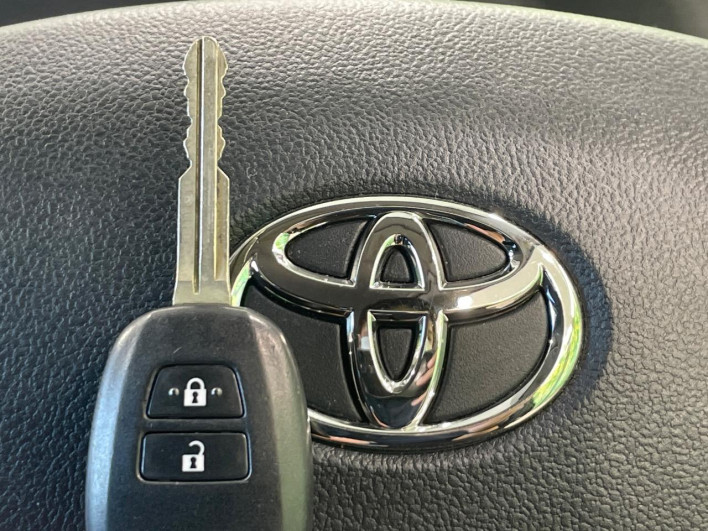 2014 Toyota Aqua DAA-NHP10 (UW-6a30bf07e3448)[29]