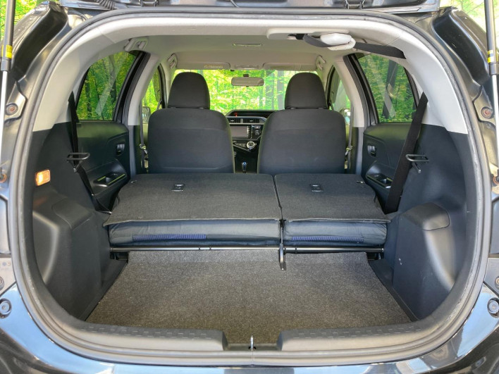 2014 Toyota Aqua DAA-NHP10 (UW-6a30bf07e3448)[11]
