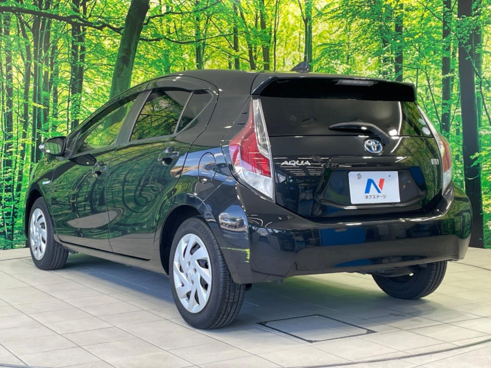 2014 Toyota Aqua DAA-NHP10 (UW-6a30bf07e3448)[24]