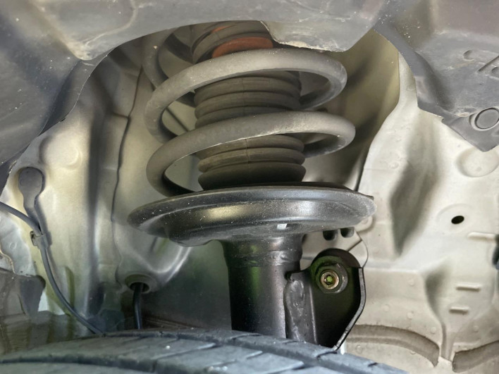 2014 Toyota Aqua DAA-NHP10 (UW-6a30bf07e3448)[5]