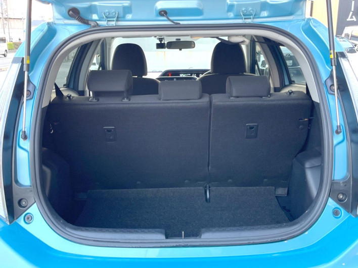 2015 Toyota Aqua DAA-NHP10 (UW-6a30bf080b1a5)[24]
