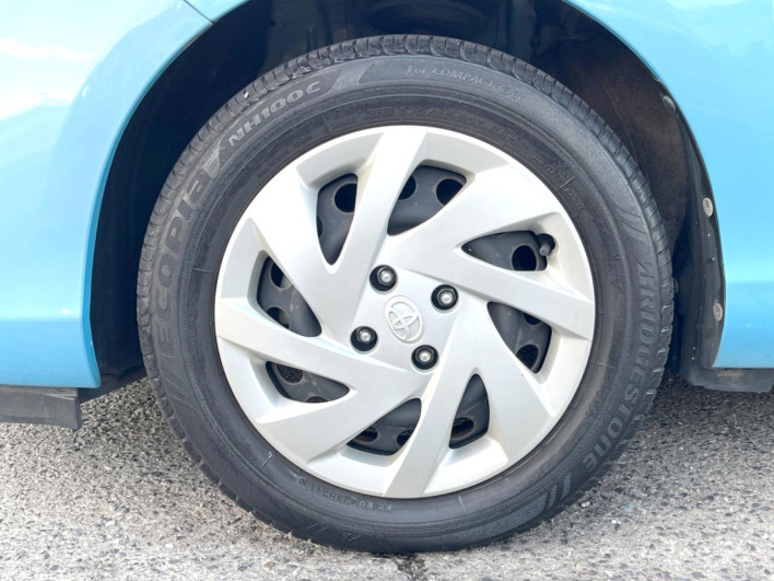 2015 Toyota Aqua DAA-NHP10 (UW-6a30bf080b1a5)[11]