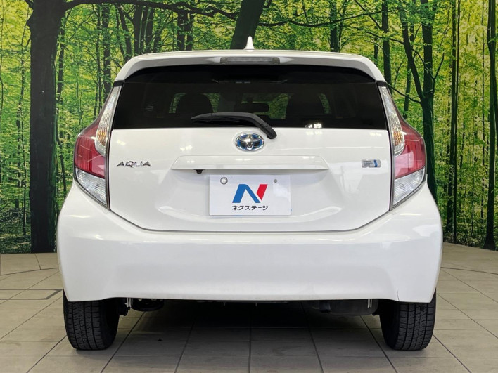 2015 Toyota Aqua DAA-NHP10 (UW-6a30bf08d7f39)[26]