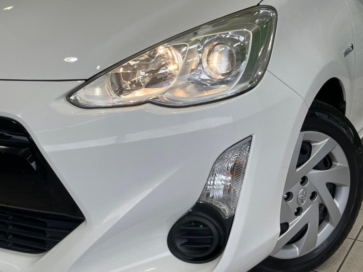 2015 Toyota Aqua DAA-NHP10 (UW-6a30bf08d7f39)[14]