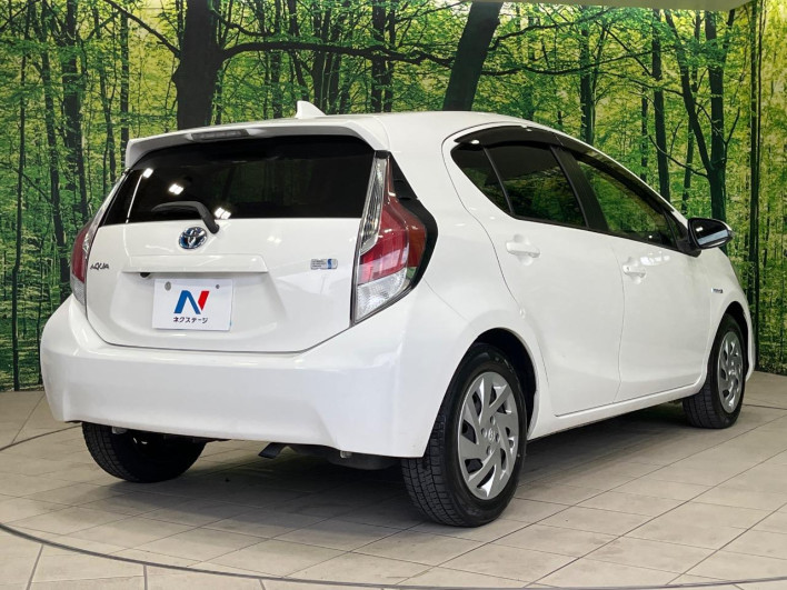 2015 Toyota Aqua DAA-NHP10 (UW-6a30bf08d7f39)[25]
