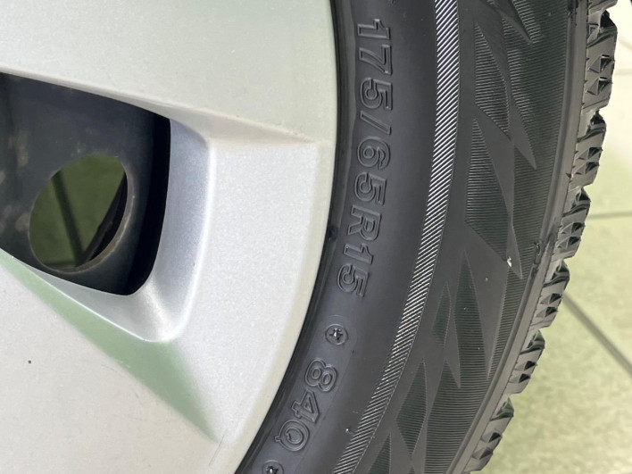 2015 Toyota Aqua DAA-NHP10 (UW-6a30bf08d7f39)[8]