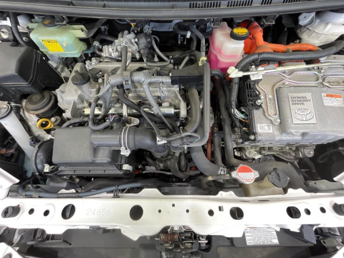 2015 Toyota Aqua DAA-NHP10 (UW-6a30bf08d7f39)[4]