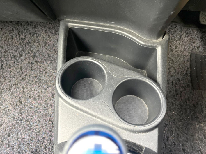 2016 Toyota Aqua DAA-NHP10 (UW-6a30bf0a3b24b)[17]