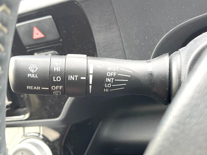 2016 Toyota Aqua DAA-NHP10 (UW-6a30bf0a3b24b)[26]