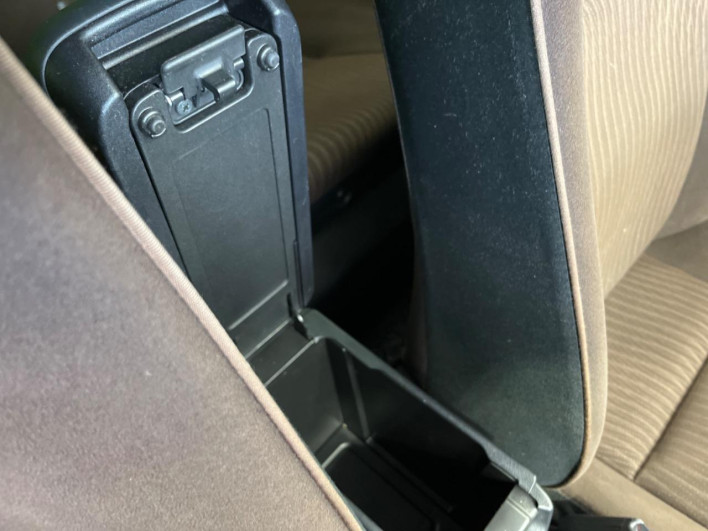 2012 Toyota Aqua DAA-NHP10 (UW-6a30bf0dc9543)[19]