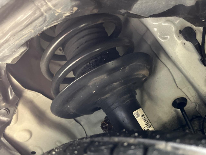 2012 Toyota Aqua DAA-NHP10 (UW-6a30bf0dc9543)[4]