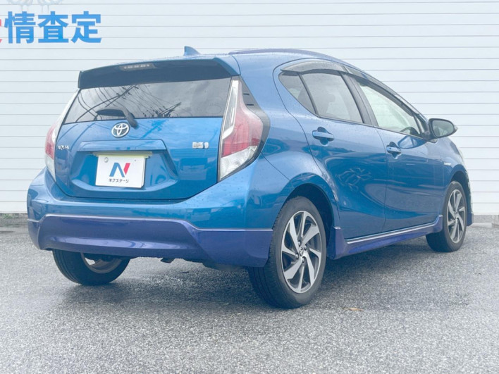 2015 Toyota Aqua DAA-NHP10 (UW-6a30bf0ed9282)[8]