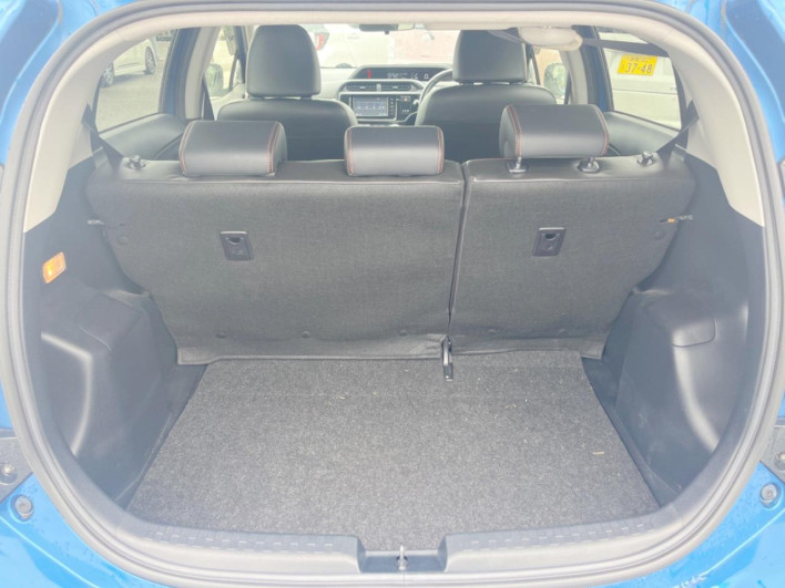 2015 Toyota Aqua DAA-NHP10 (UW-6a30bf0ed9282)[25]