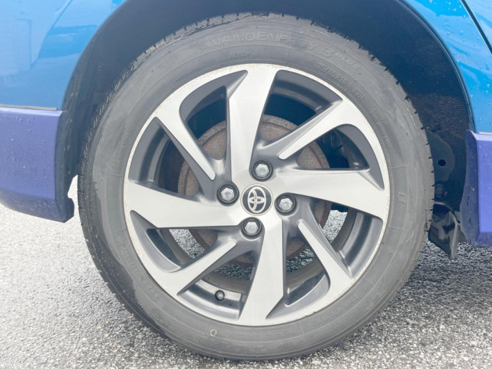2015 Toyota Aqua DAA-NHP10 (UW-6a30bf0ed9282)[21]