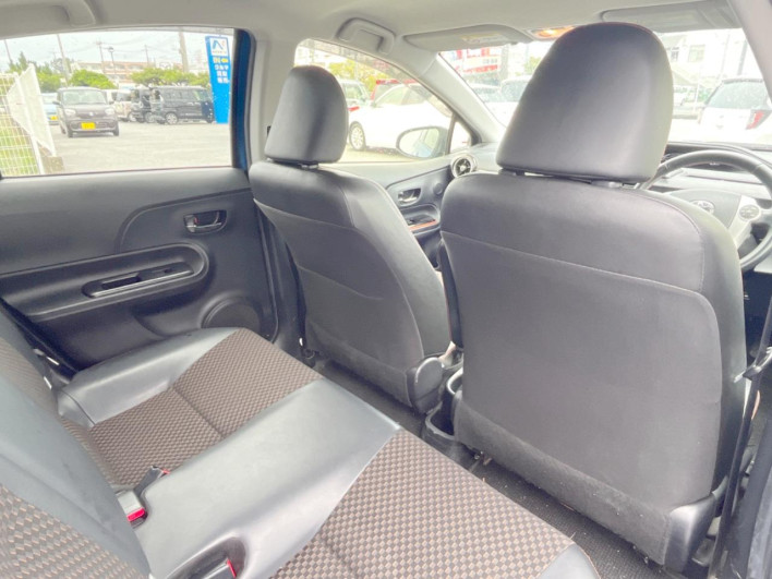 2015 Toyota Aqua DAA-NHP10 (UW-6a30bf0ed9282)[29]