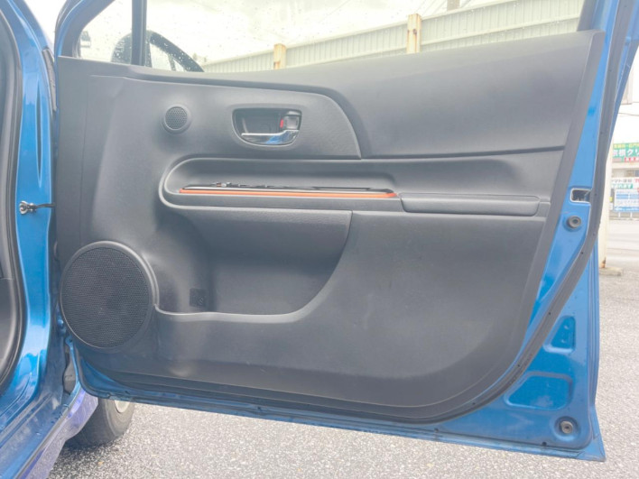 2015 Toyota Aqua DAA-NHP10 (UW-6a30bf0ed9282)[27]