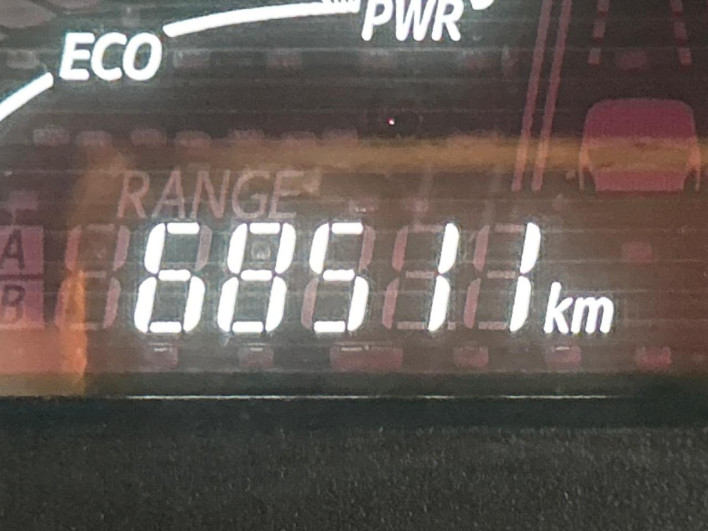 2015 Toyota Aqua DAA-NHP10 (UW-6a30bf0f577b9)[2]