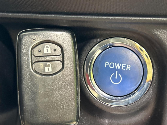 2015 Toyota Aqua DAA-NHP10 (UW-6a30bf0f577b9)[6]