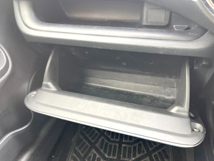 2018 Toyota Aqua DAA-NHP10 (UW-6a30bf1188f4e)[13]