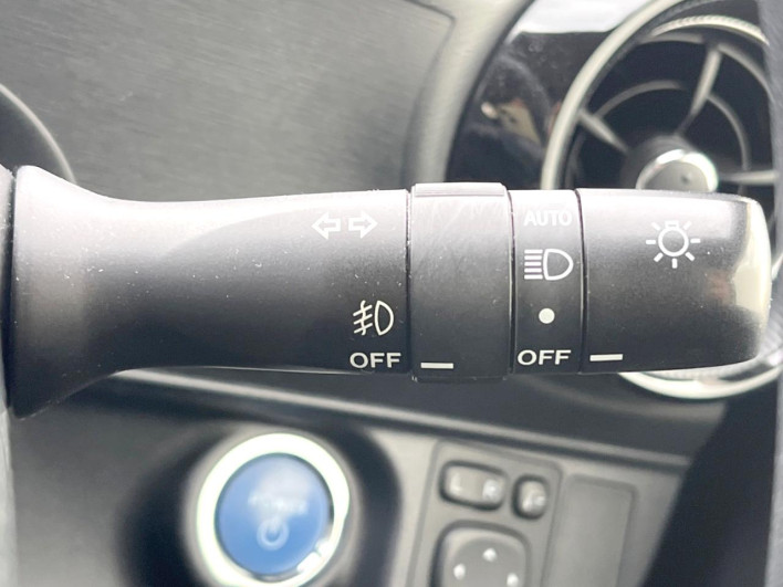 2018 Toyota Aqua DAA-NHP10 (UW-6a30bf1188f4e)[20]