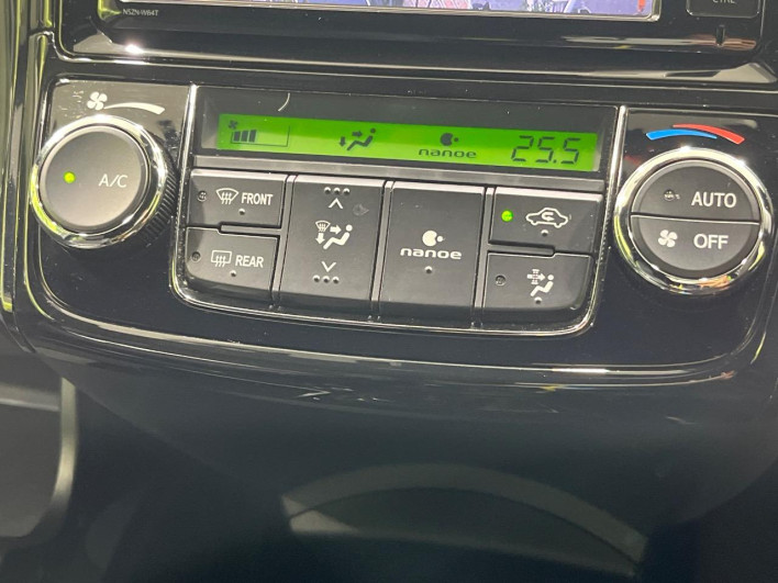 2015 Toyota Corolla Fielder DAA-NKE165G (UW-6a30bf1532c9c)[16]
