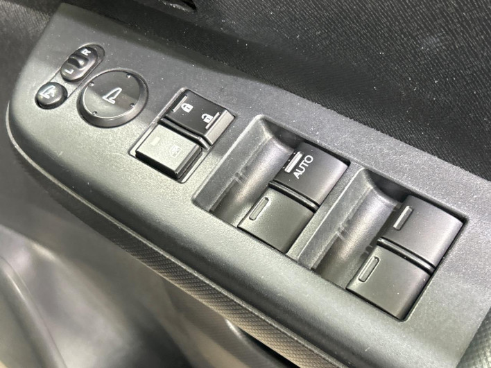 2010 Honda Stepwgn Spada DBA-RK5 (UW-6a30bf253ca7d)[25]