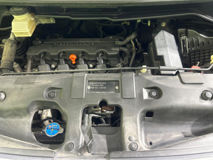 2010 Honda Stepwgn Spada DBA-RK5 (UW-6a30bf253ca7d)[5]