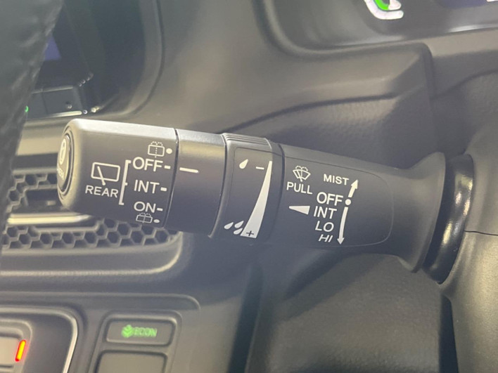 2022 Honda Step Wagon 6AA-RP8 (UW-6a30bf2973a64)[18]