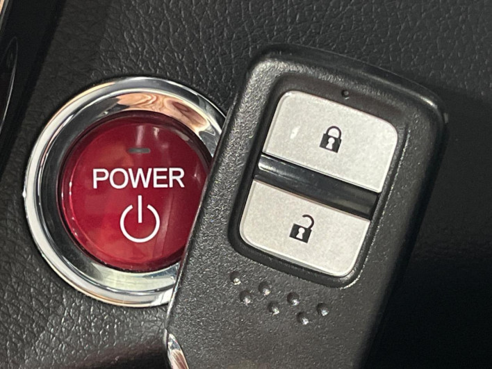 2017 Honda VEZEL DAA-RU3 (UW-6a30bf2c8c9e2)[24]