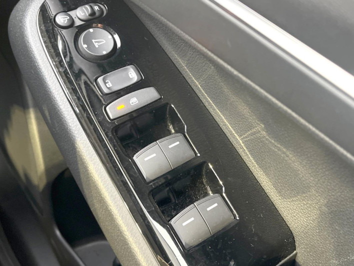 2021 Honda VEZEL 6AA-RV5 (UW-6a30bf31699cd)[26]