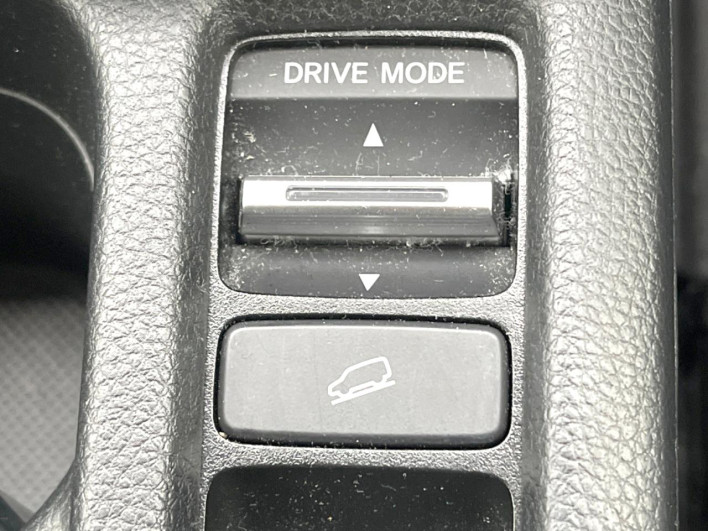 2021 Honda VEZEL 6AA-RV5 (UW-6a30bf31699cd)[16]
